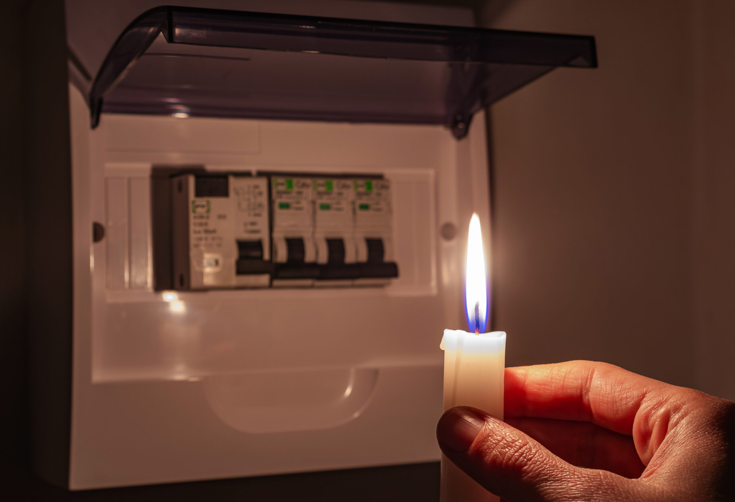 停電が起きる6つの原因とは