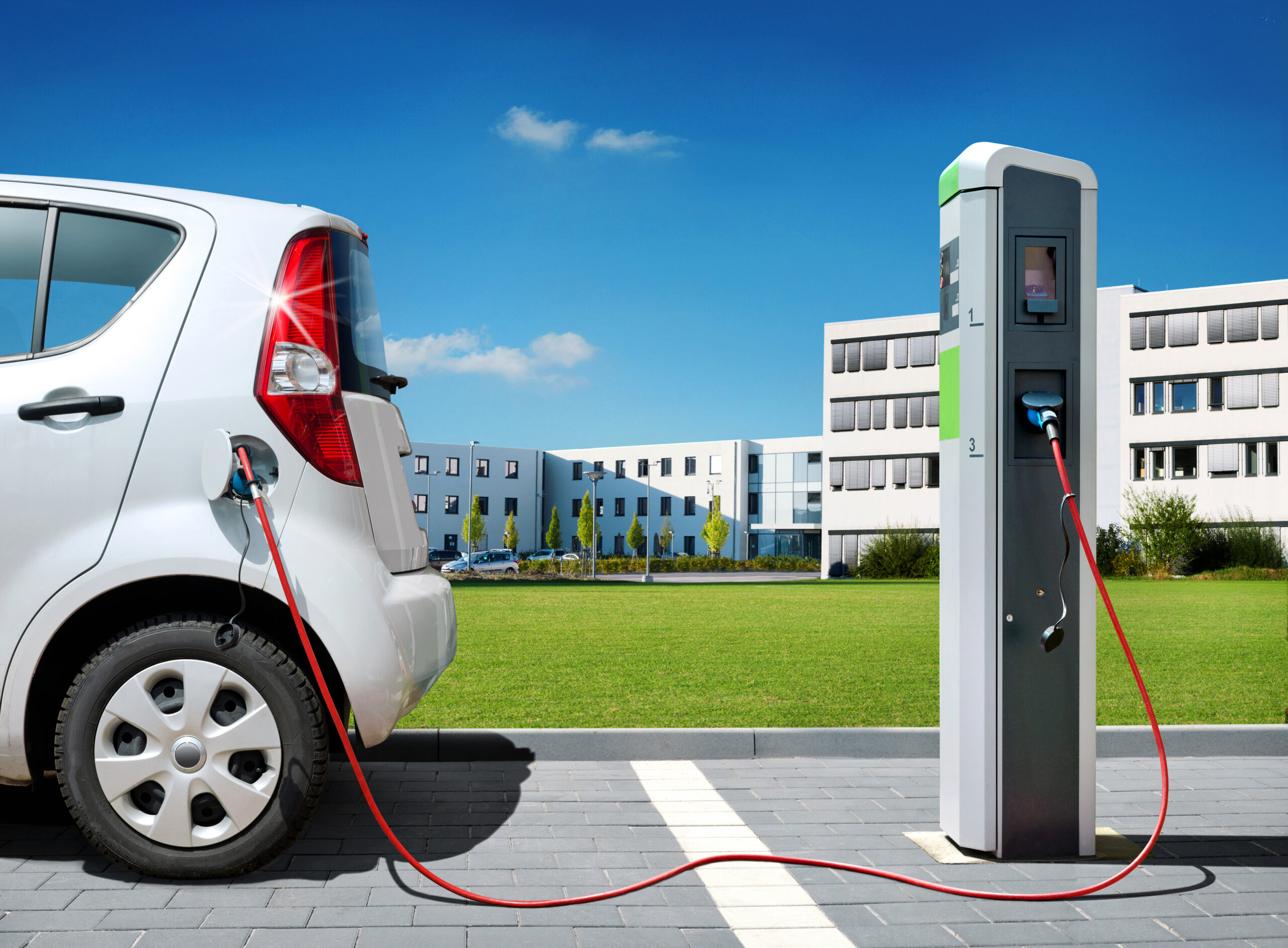 V2Hとは？電気自動車と太陽光発電を併用すべき理由・対応車種を紹介