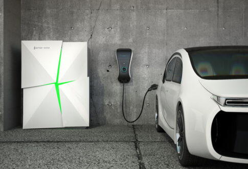 太陽光発電と併用するならV2H？蓄電池？補助金・設置メリットを比較
