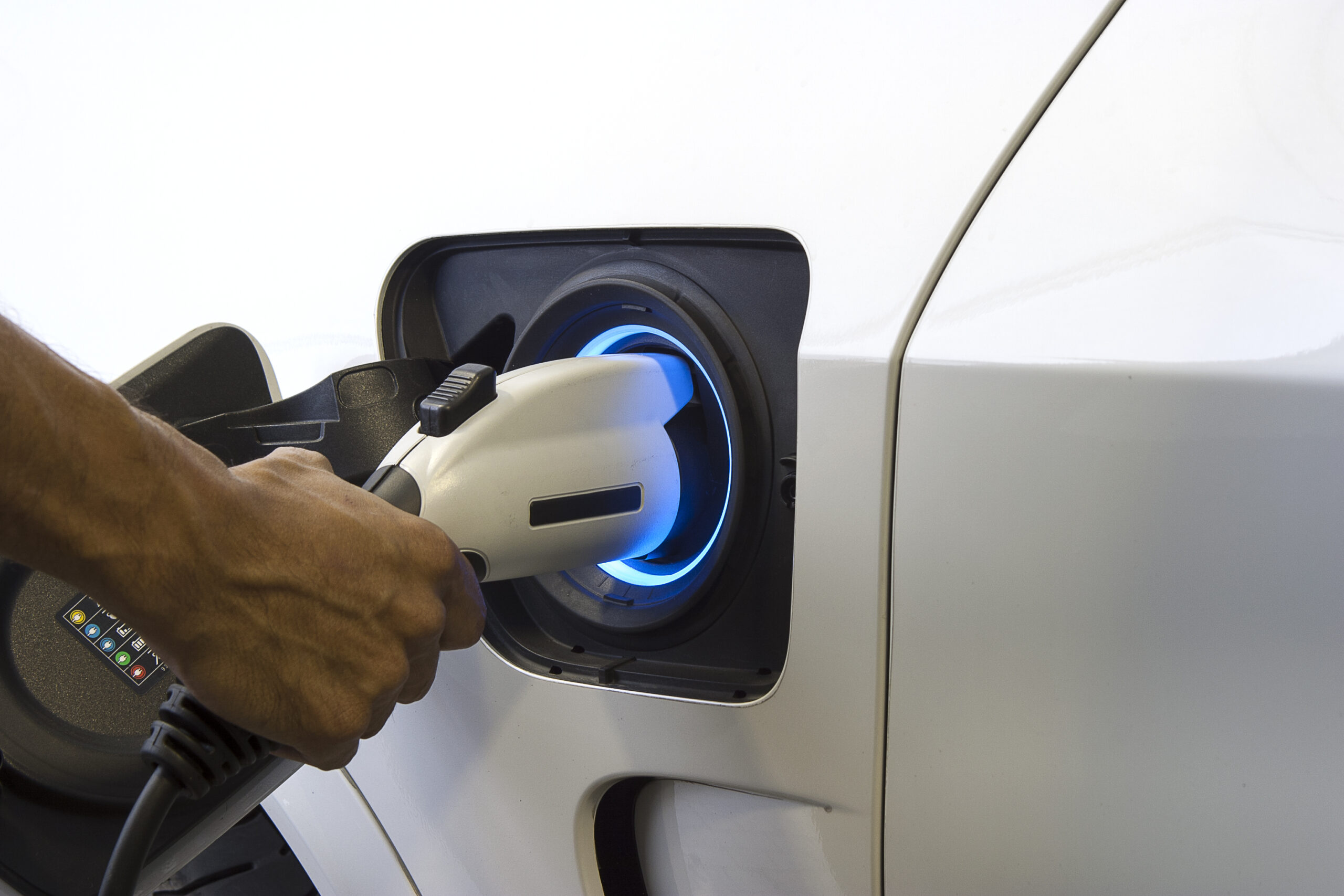 電気自動車は蓄電池として利用可能