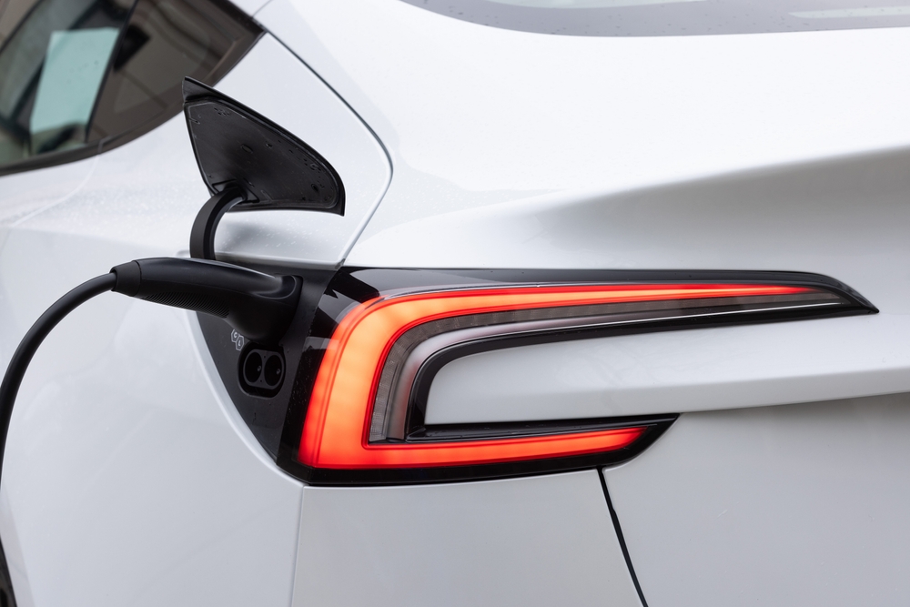 電気自動車と太陽光発電をセットで使う2つのデメリット